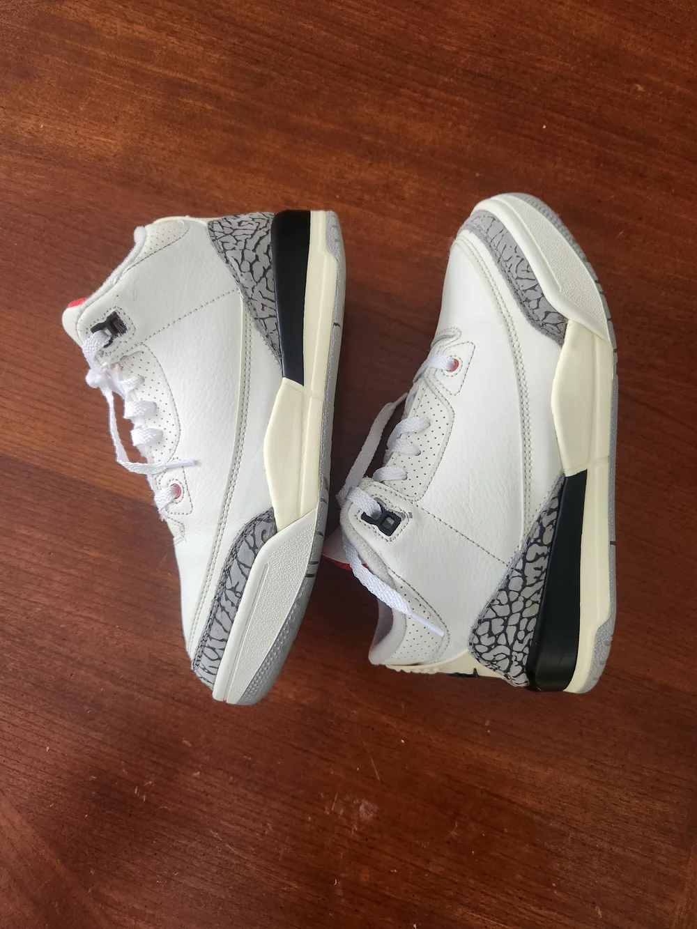 Jordan Retro 3s Size 3 Youth Used